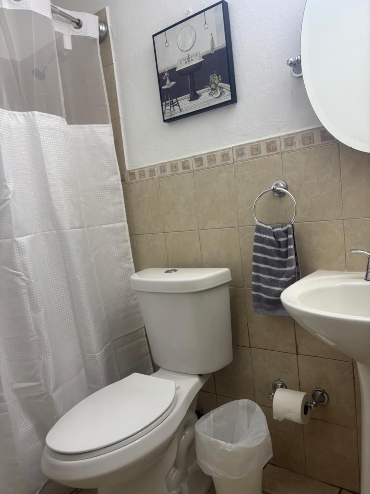 Private Apartment Near Sju Solar Battery Carolina Kültér fotó